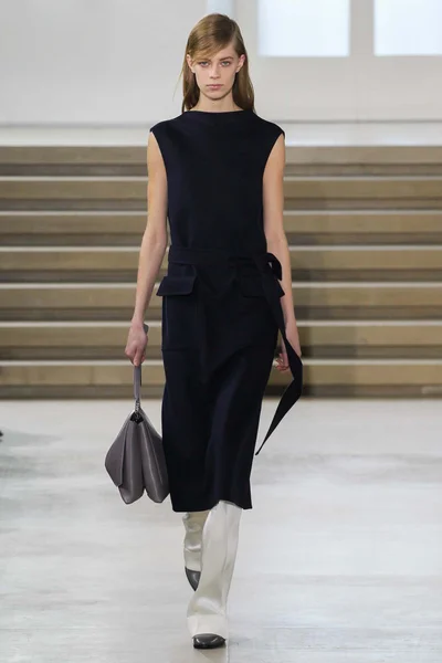 Look 29
